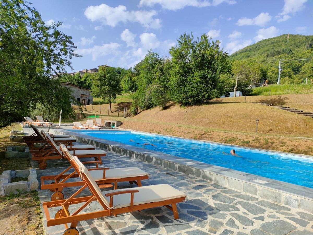 Agriturismo Borgo Biaia Camporgiano Eksteriør bilde