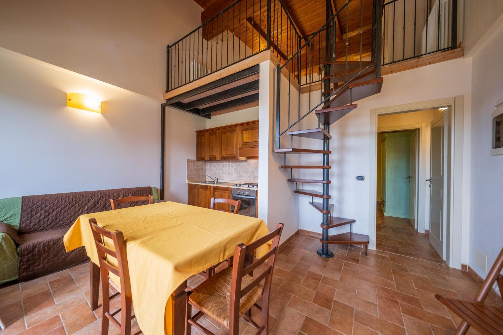 Agriturismo Borgo Biaia Camporgiano Eksteriør bilde