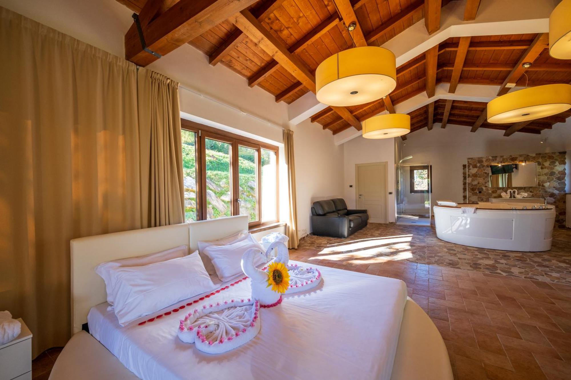 Agriturismo Borgo Biaia Camporgiano Eksteriør bilde