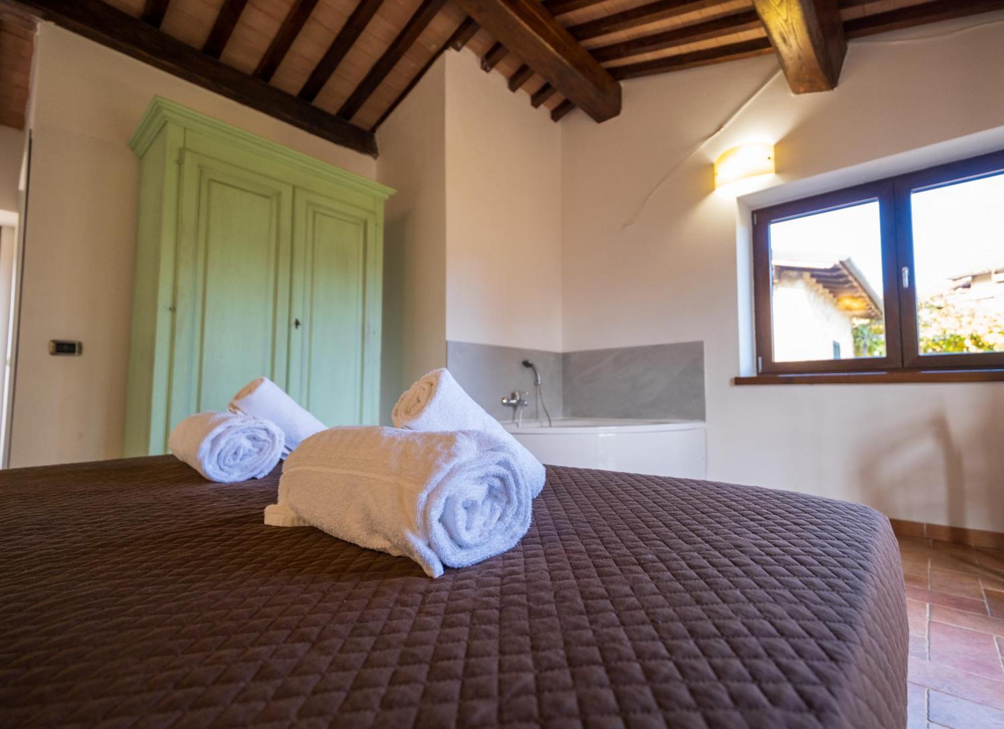 Agriturismo Borgo Biaia Camporgiano Eksteriør bilde